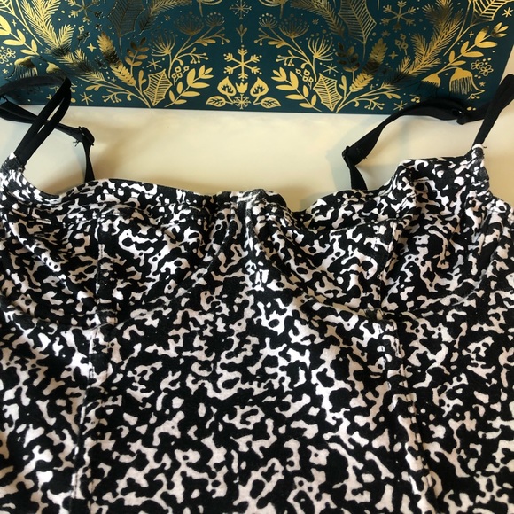 White and Black Winie bustier bodysuit - Picture 4 of 5